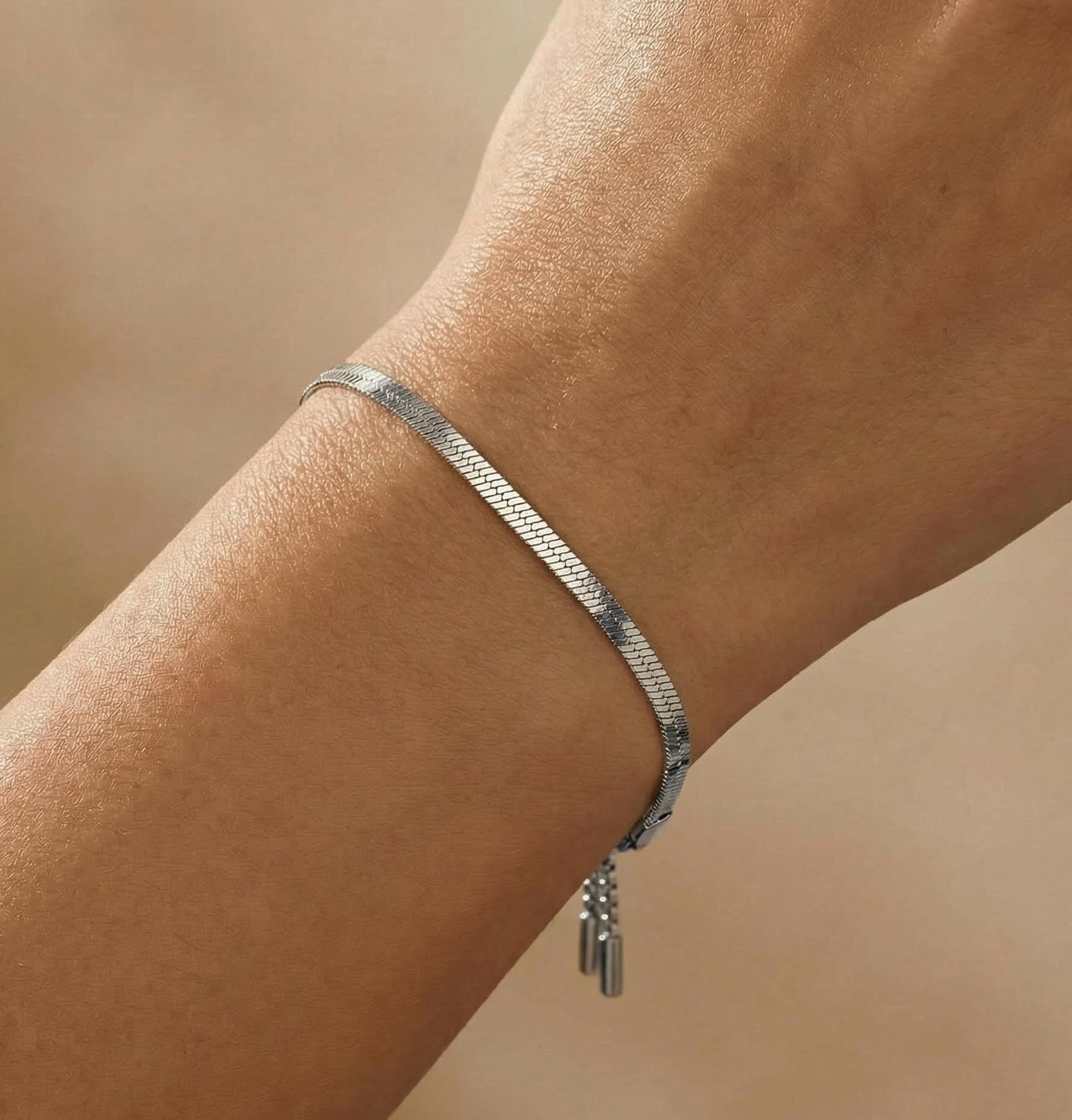 elysian-dames-armband-zilver-ELYBW0901-hand