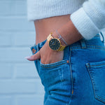 elysian-gouden-dames-horloge-zwart-plaat-goud-mesh-horlogeband-ELYWW00116-second