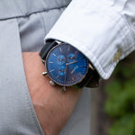 elysian-klassiek-leder-heren-horlogeband-zwart-ELYSM0120-hand