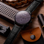 elysian-zwarte-heren-horloge-zwart-plaat-zwart-croco-horlogeband-scene