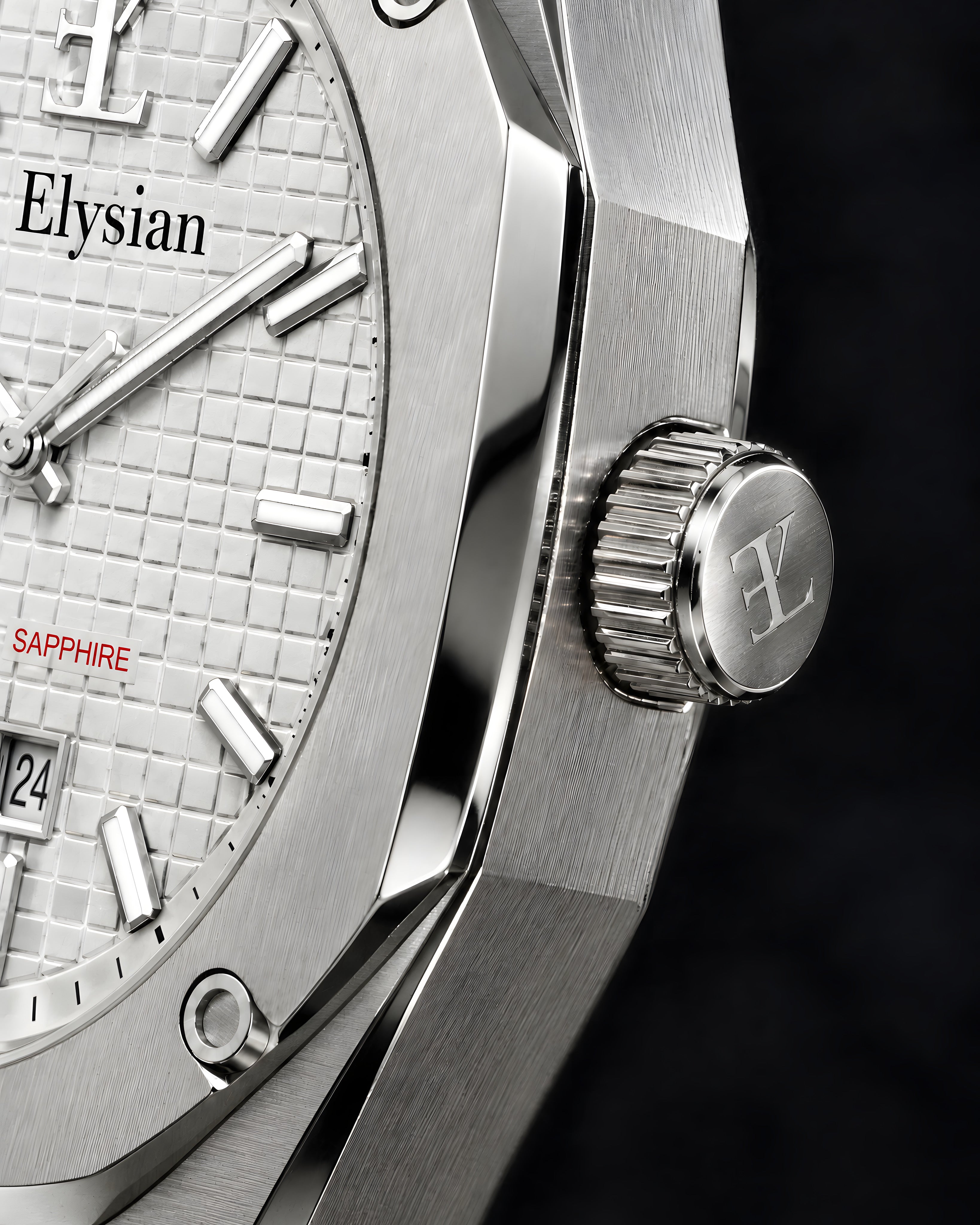Elysian Octa White - Silver Link, detail van de kroon met EL-gravering