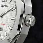 Elysian Octa White - Black Rubber, detail van de kroon met EL-gravering