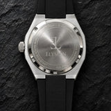 Elysian Octa White - Black Rubber, achterkant met gravering Designed in Antwerp
